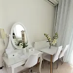 Alina's Place 2 Apartment *