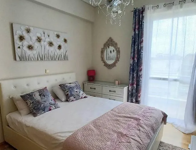 Διαμέρισμα Alina's Place 2 *